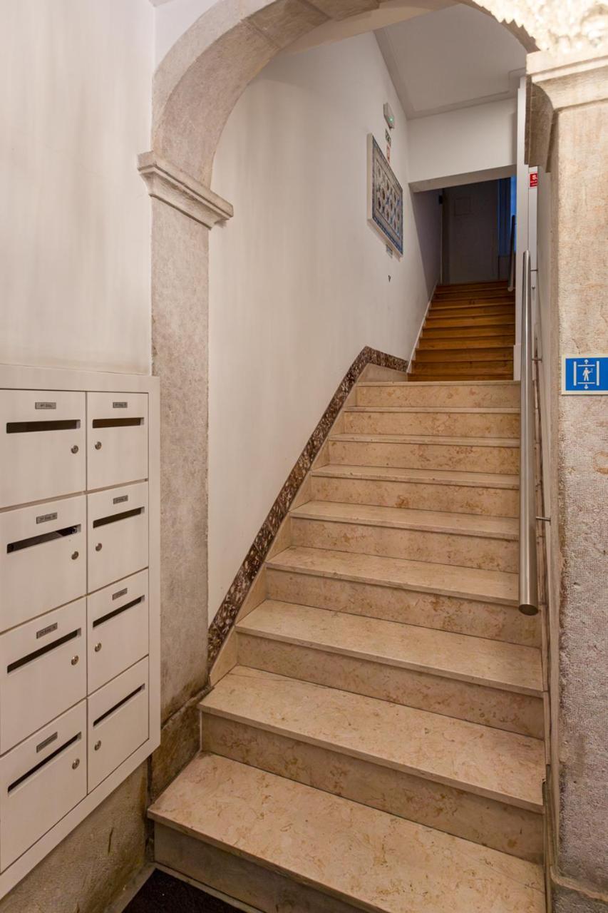 Apartamento Chic 1-bedroom In Cais Do Sodre - Modern And Lisboa